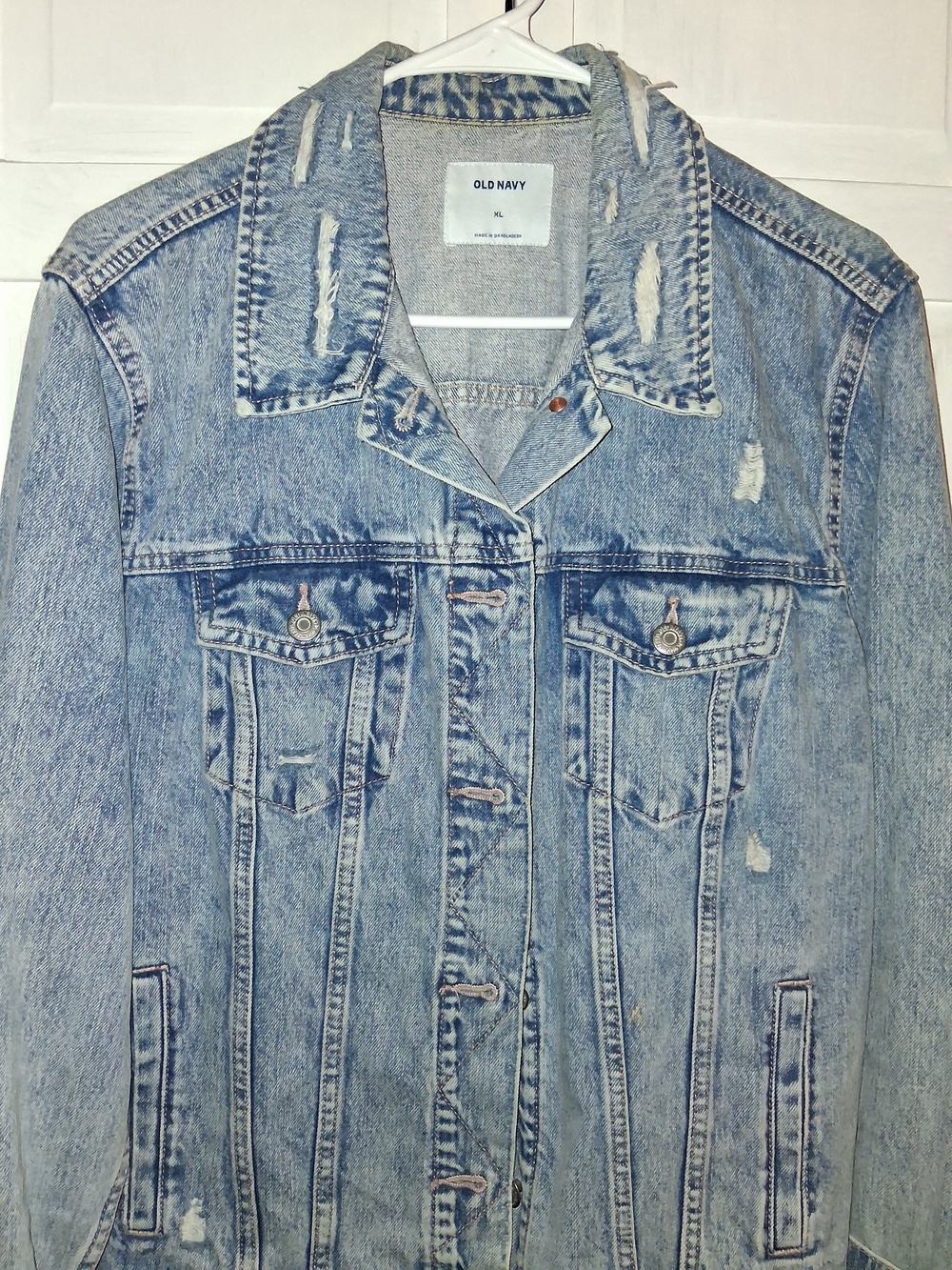 Old Navy Women's Oversized Boyfriend Light Blue Distressed Denim Jacket - Picture 3 of 9